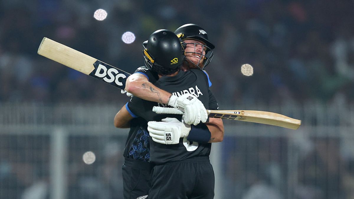 New Zealand annihilate South Africa to reach T20 World Cup final