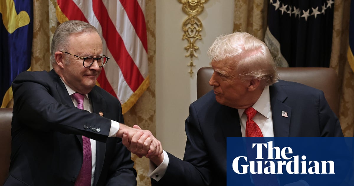 Australian PM Anthony Albanese gave Donald Trump model nuclear submarine on golden plate at White House