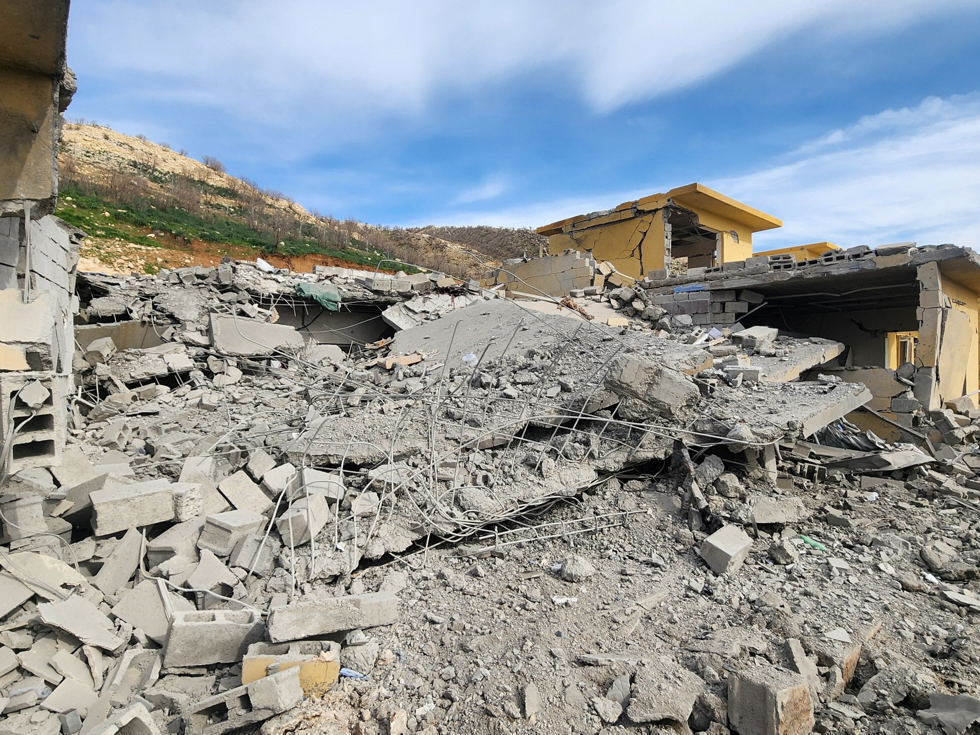 Iran targets Kurdish groups in Iraq, begins wave of attacks on Israel