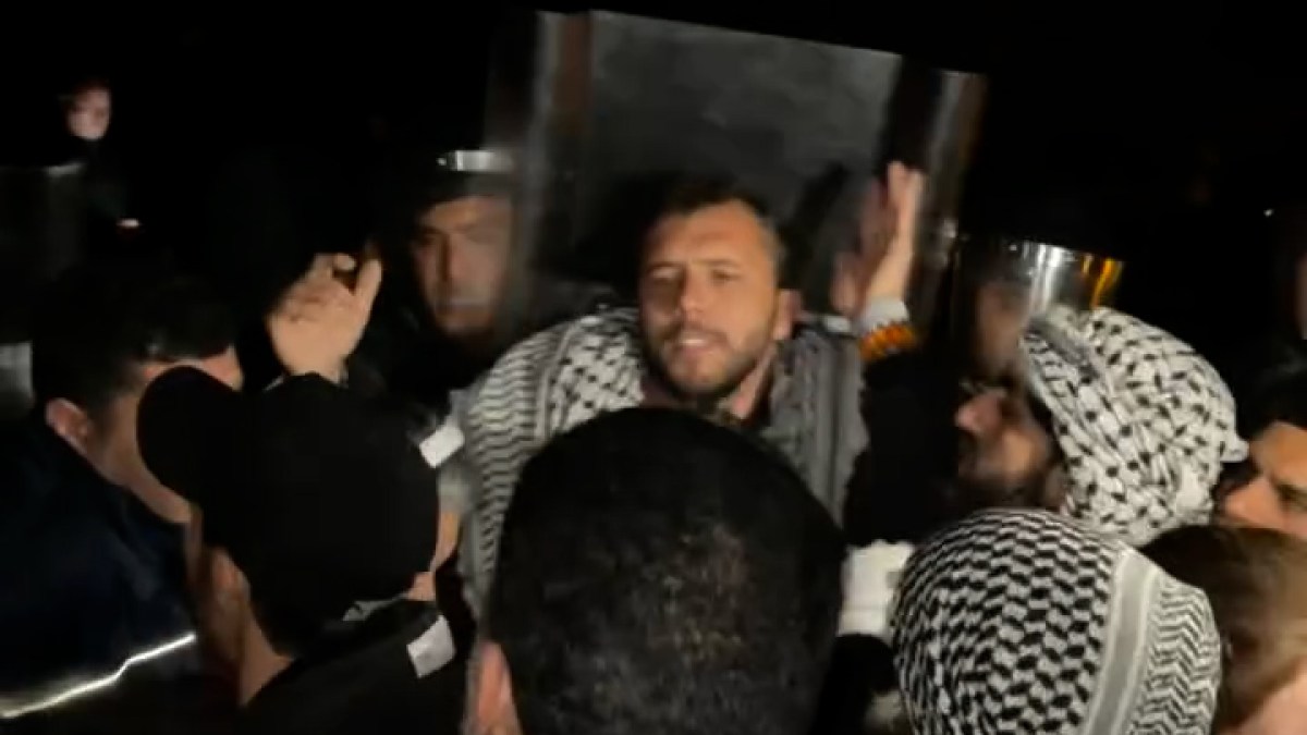 Gaza flotilla activists confronted by Tunisian police