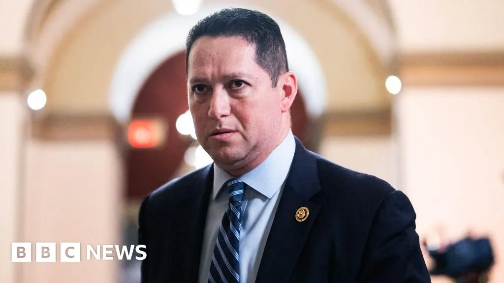 Texas lawmaker admits 'lapse in judgement' in affair with aide