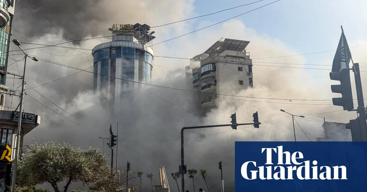 ‘The memories stay behind’: hundreds of thousands flee the Israeli bombs in Beirut