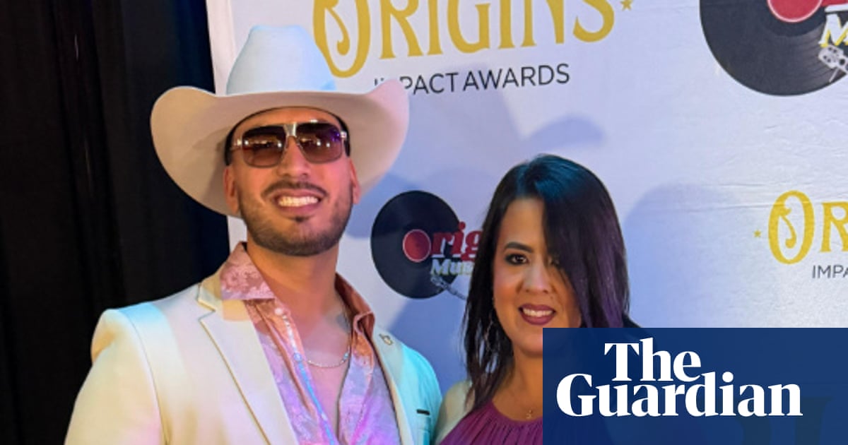 ICE arrests US Spanish-language news outlet reporter without warrant