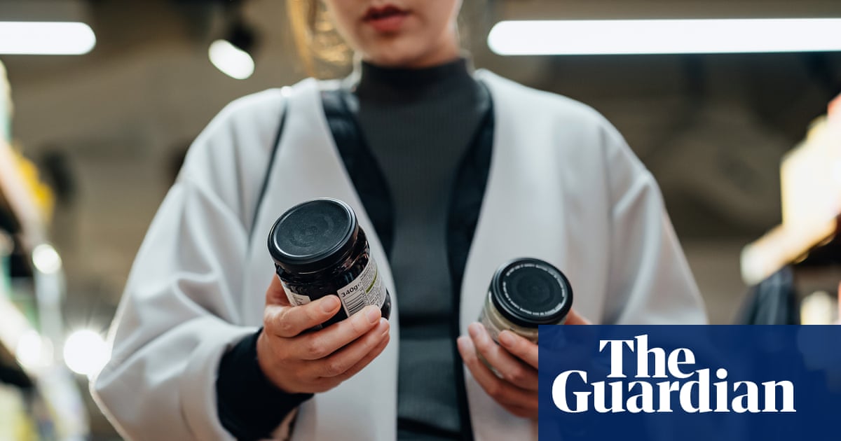 US agency did not perform safety checks of more than 100 food ingredients, analysis finds