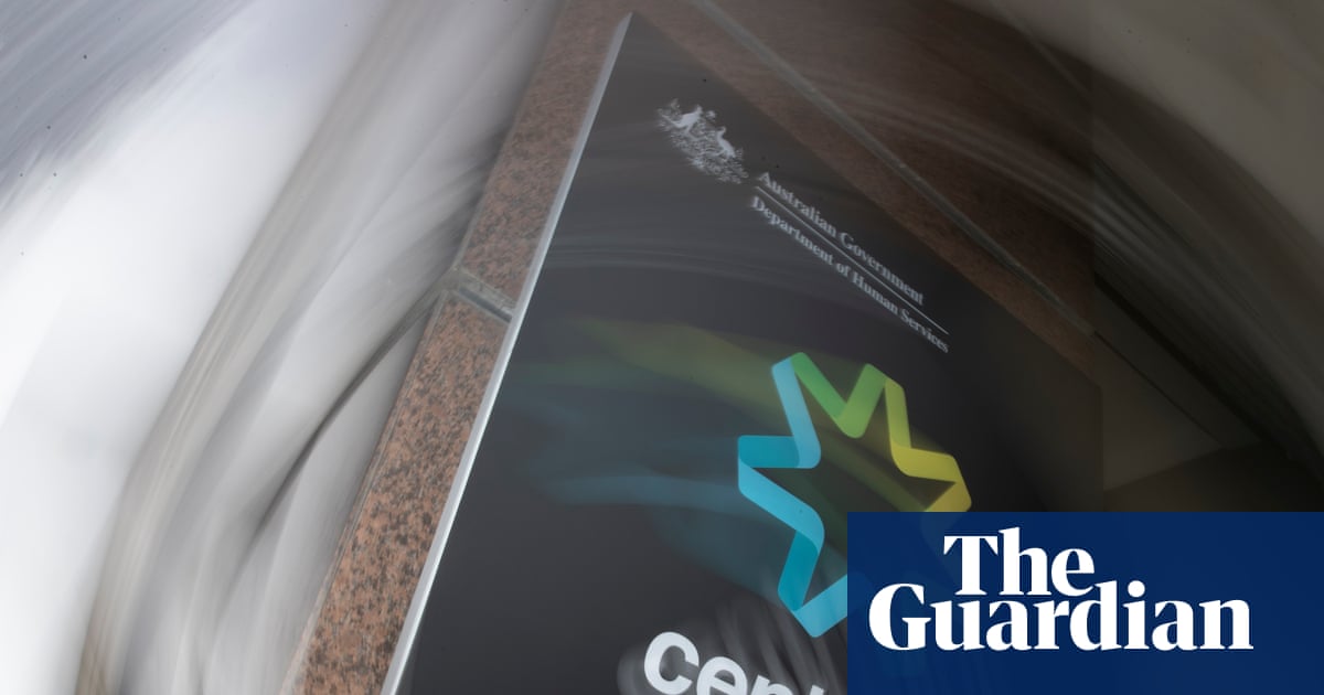 Outsourced call centre sweeps Centrelink customer privacy breaches ‘under the rug’, staff allege