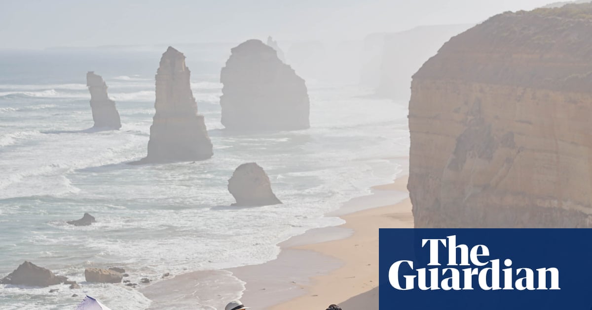 Twelve Apostles visitors to be charged entry fee to see natural wonder