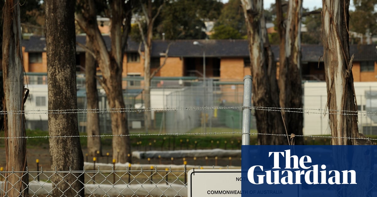 Kia Carnival escape one of 12 since US firm took control of Australian immigration detention, damning report finds