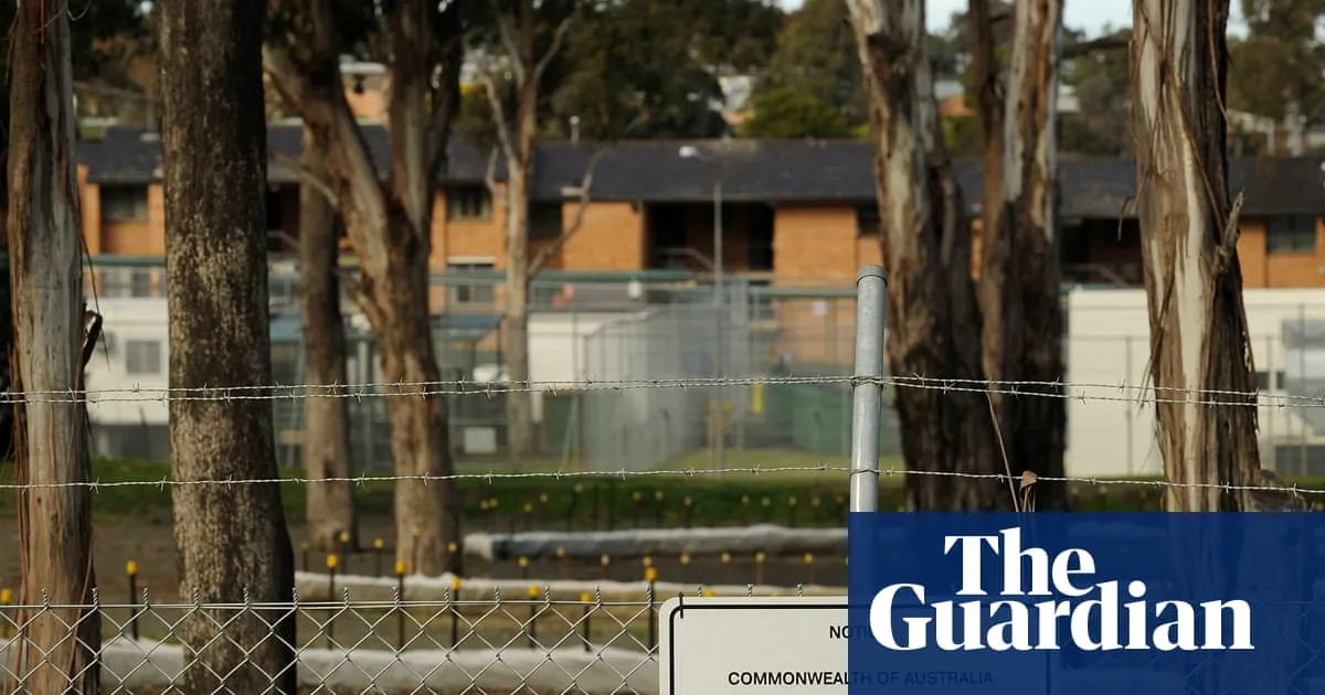 Kia Carnival escape one of 12 since US firm took control of Australian immigration detention, damning report finds