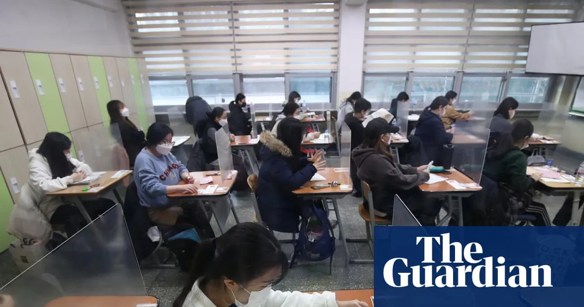 South Korea exam chief quits after complaints English test was too hard