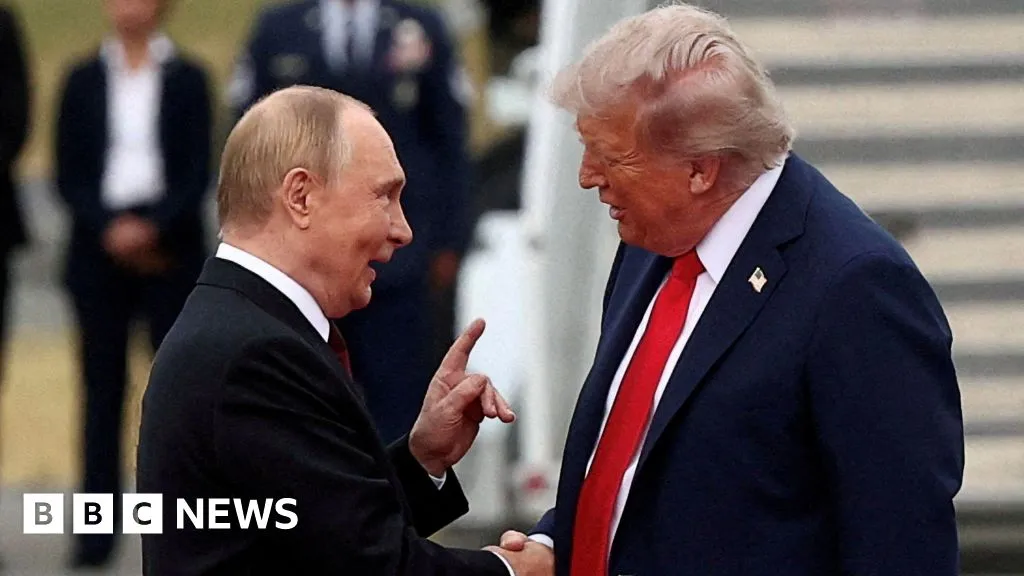 Steve Rosenberg: Russia seeks diplomatic and economic gains from Iran war