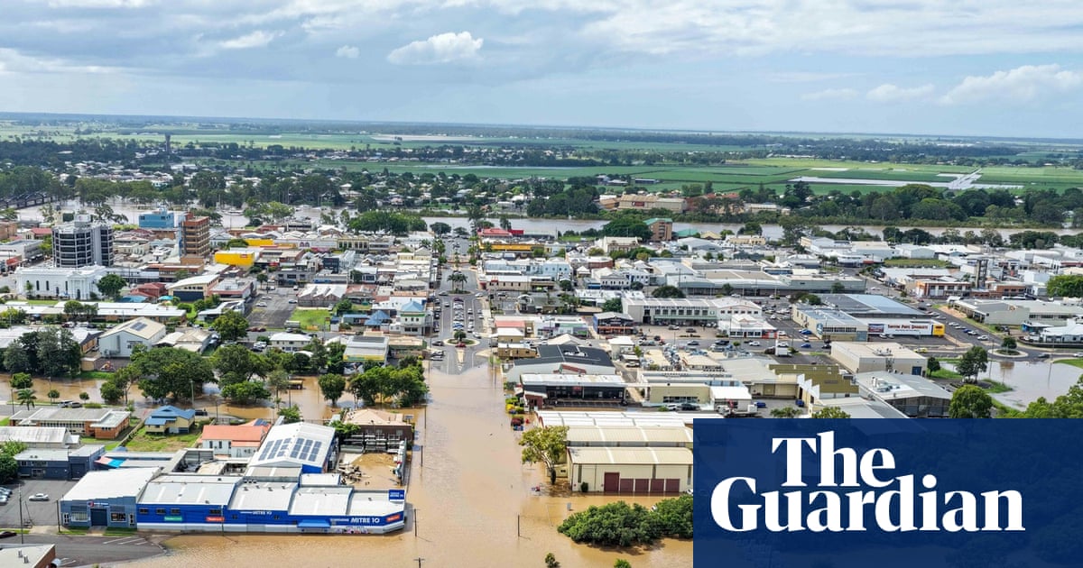 Hundreds of homes in Bundaberg at flood risk as river forecast to peak at 7.6 metres