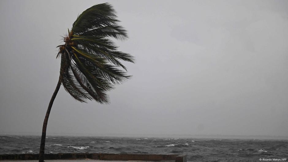 Hurricane Melissa strengthens as it bears down on Jamaica