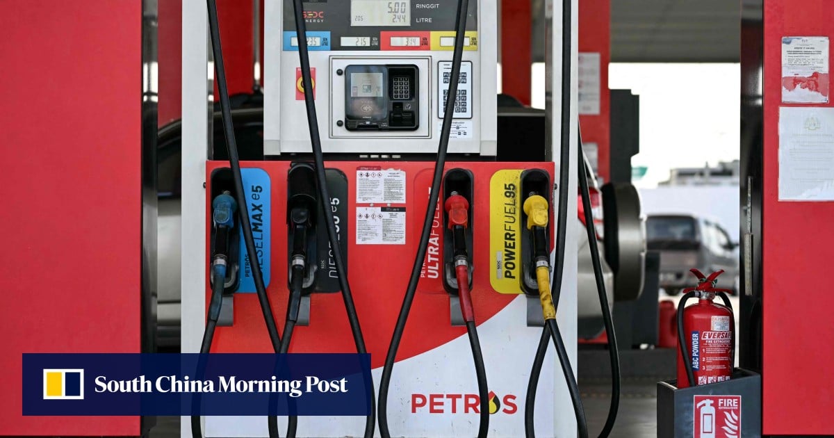 Malaysia tightens borders to fight fuel smuggling amid global energy crisis