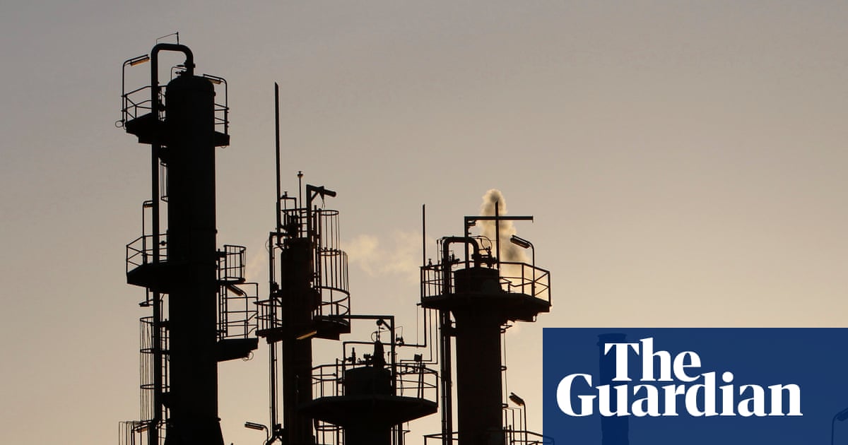 Australian governments subsidising fossil fuel use by more than $30,000 a minute, analysis finds