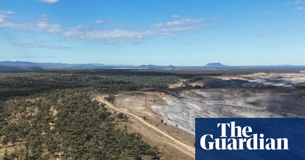 ‘Beggars belief’: calls for federal intervention after extension to ‘carbon bomb’ open-cut coalmine approved by Queensland government