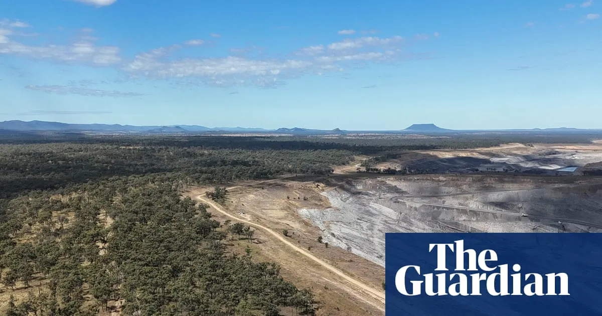 ‘Beggars belief’: calls for federal intervention after extension to ‘carbon bomb’ open-cut coalmine approved by Queensland government