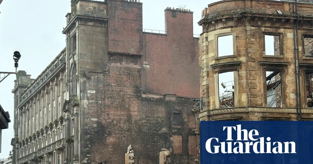 Concerns for Scotland’s fire service after no high ladder engine available at blaze