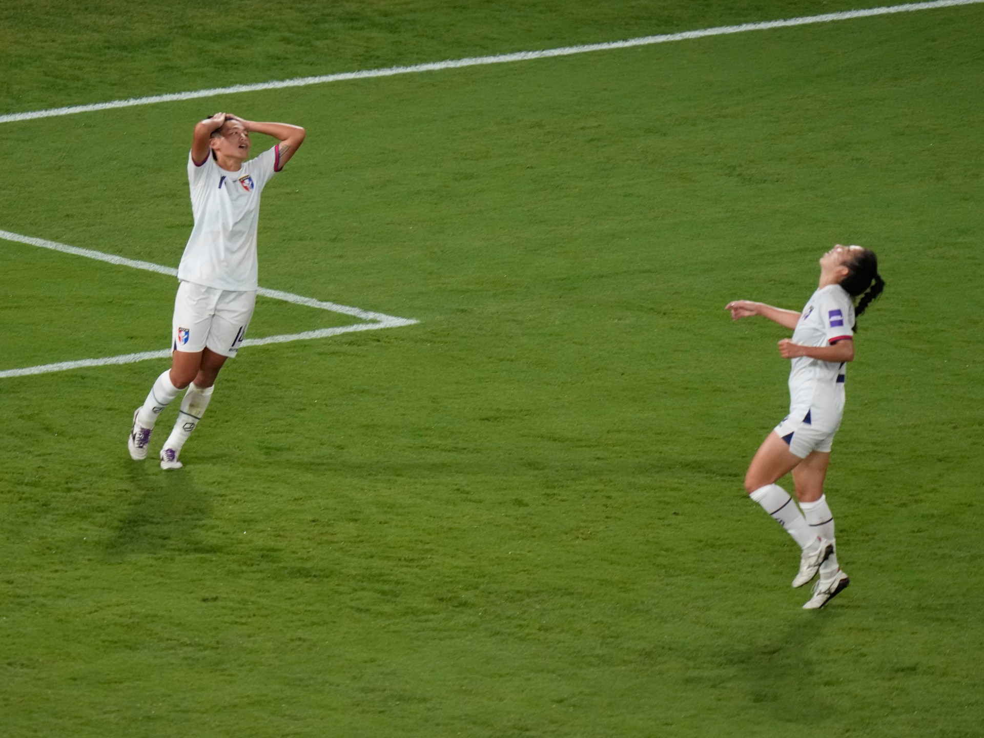 Taiwan cheering row overshadows China quarterfinal at Asian Cup