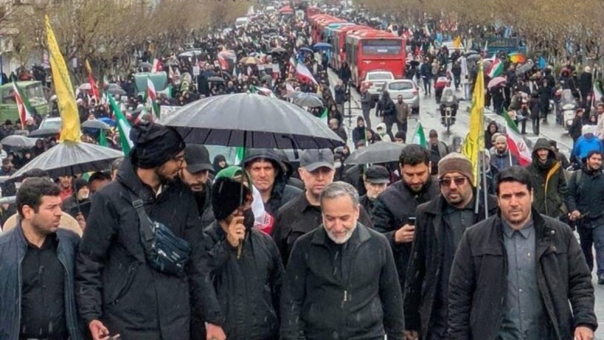 What rats do’: US says Iranian leaders hiding as leaders appear in Tehran