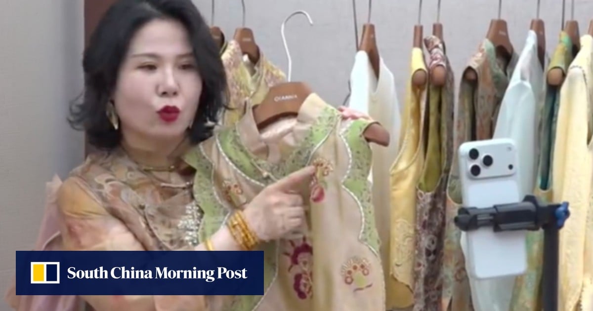China single mum starts business with US$100, runs clothing brand earning tens of millions yearly