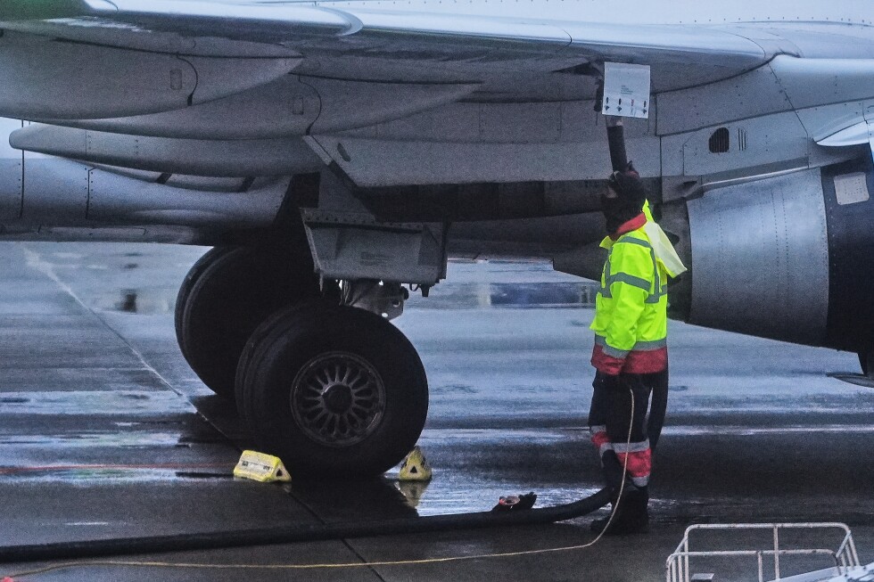 Jet fuel prices are rising. That could make summer flights more expensive