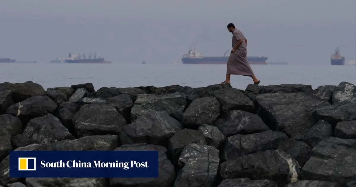 No ships cross Strait of Hormuz for first time since conflict began, data shows
