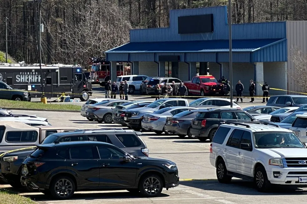 Gunman killed and one person hospitalized after a shooting at a Georgia VA clinic, police say
