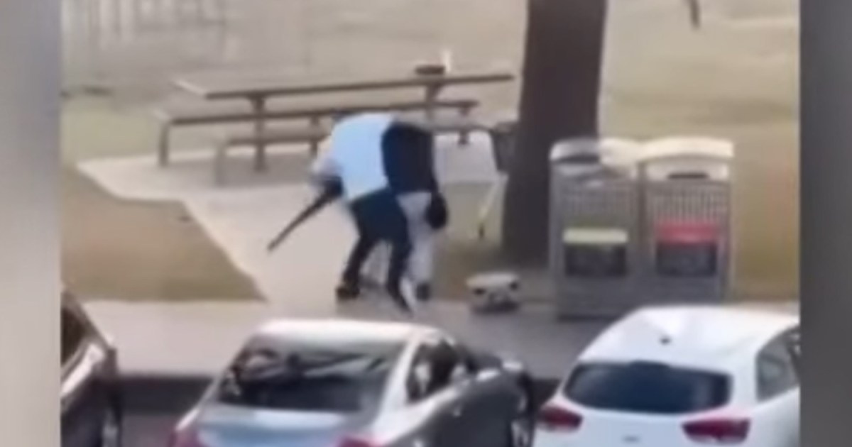 ‘Hero’ bystander tackles attacker at Australia Jewish festival shooting