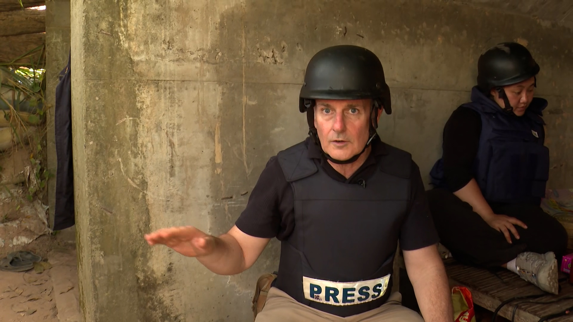 Al Jazeera reporter takes shelter amid shelling at Thai-Cambodia border