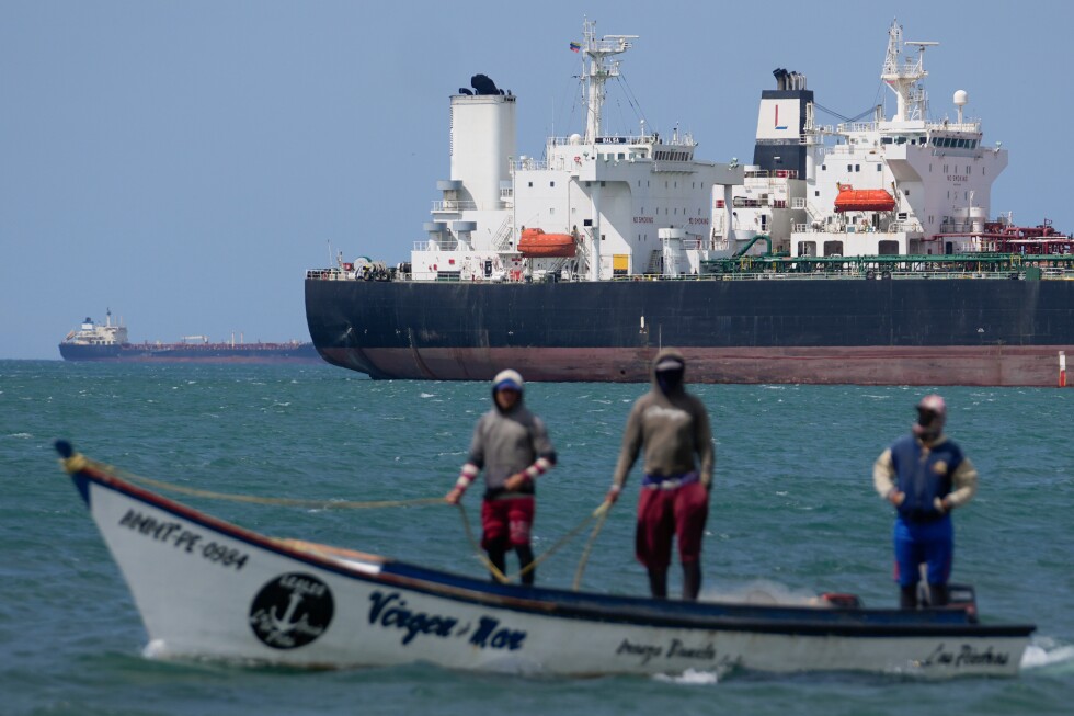 US eases Venezuela oil sanctions as Trump seeks to boost world oil supply during Iran war