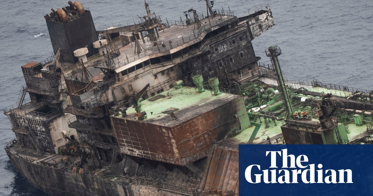 Damaged Russian tanker carrying natural gas floats into Libyan waters