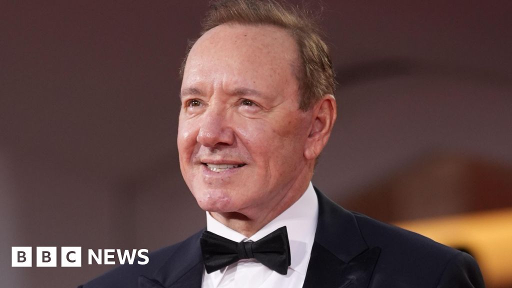 Kevin Spacey and accusers settle before civil trial 