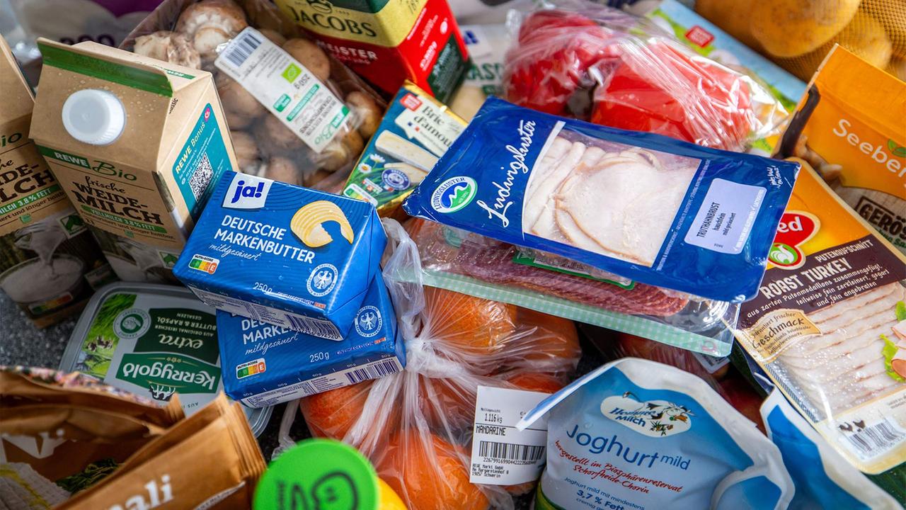 Kriegsfolgen im Supermarkt: Einkaufsverhalten in der Krise