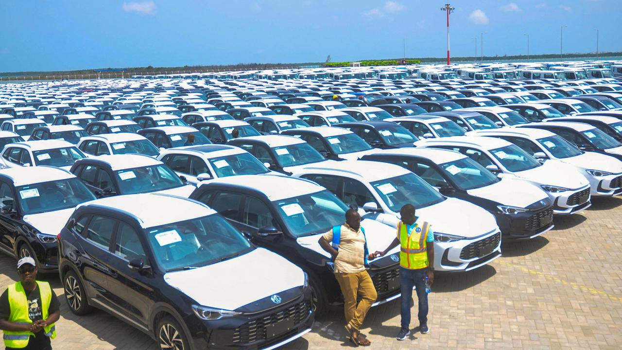 Lamu statt Dubai - Tausende Luxusautos in Kenia gestrandet