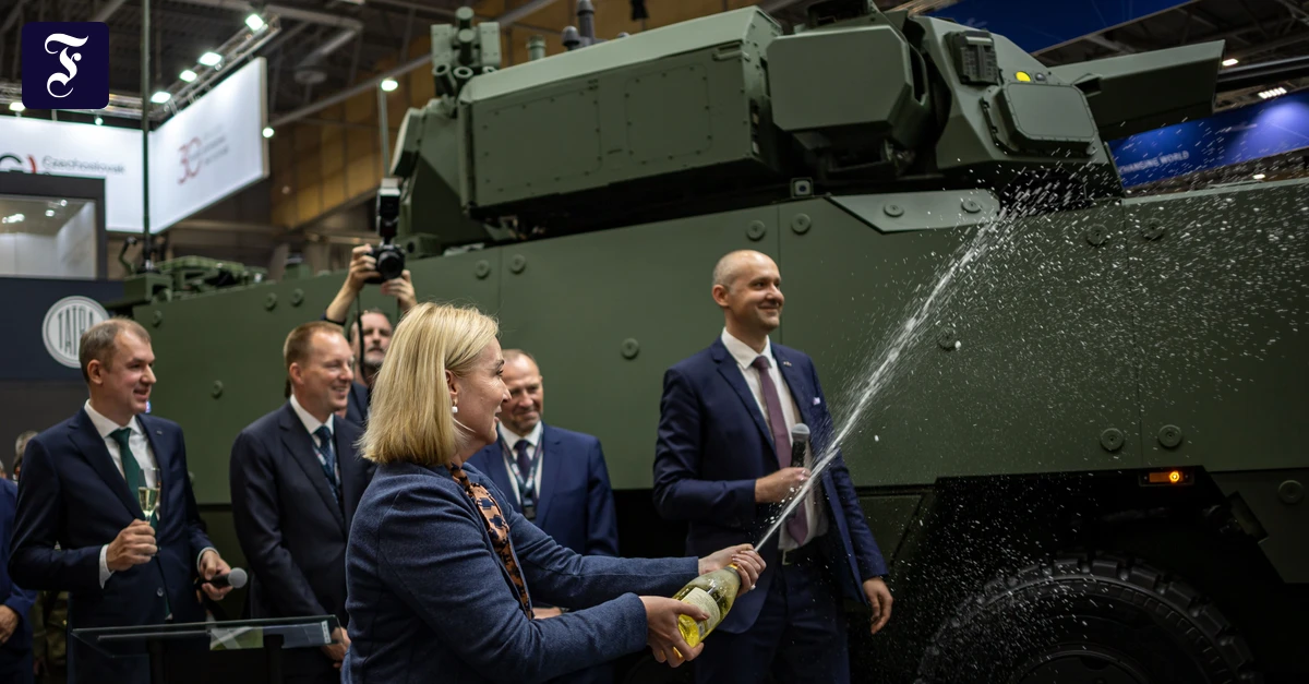 Osteuropa rüstet auf: 1000 Radpanzer für Rumänien, schwere Fahrzeuge für Ungarn