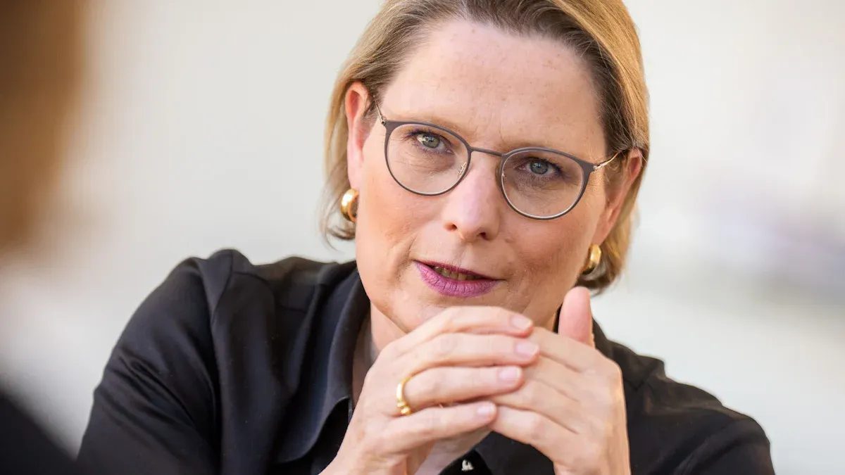 Bundespolitik: Hubig will gegen KI-Nacktbilder vorgehen – Gesetzentwurf wohl fast fertig