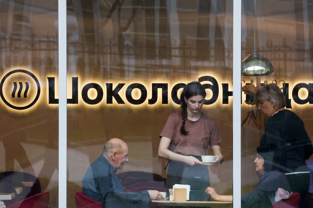 La crisis rusa se lleva por delante bares y restaurantes en Moscú como en tiempos de la pandemia