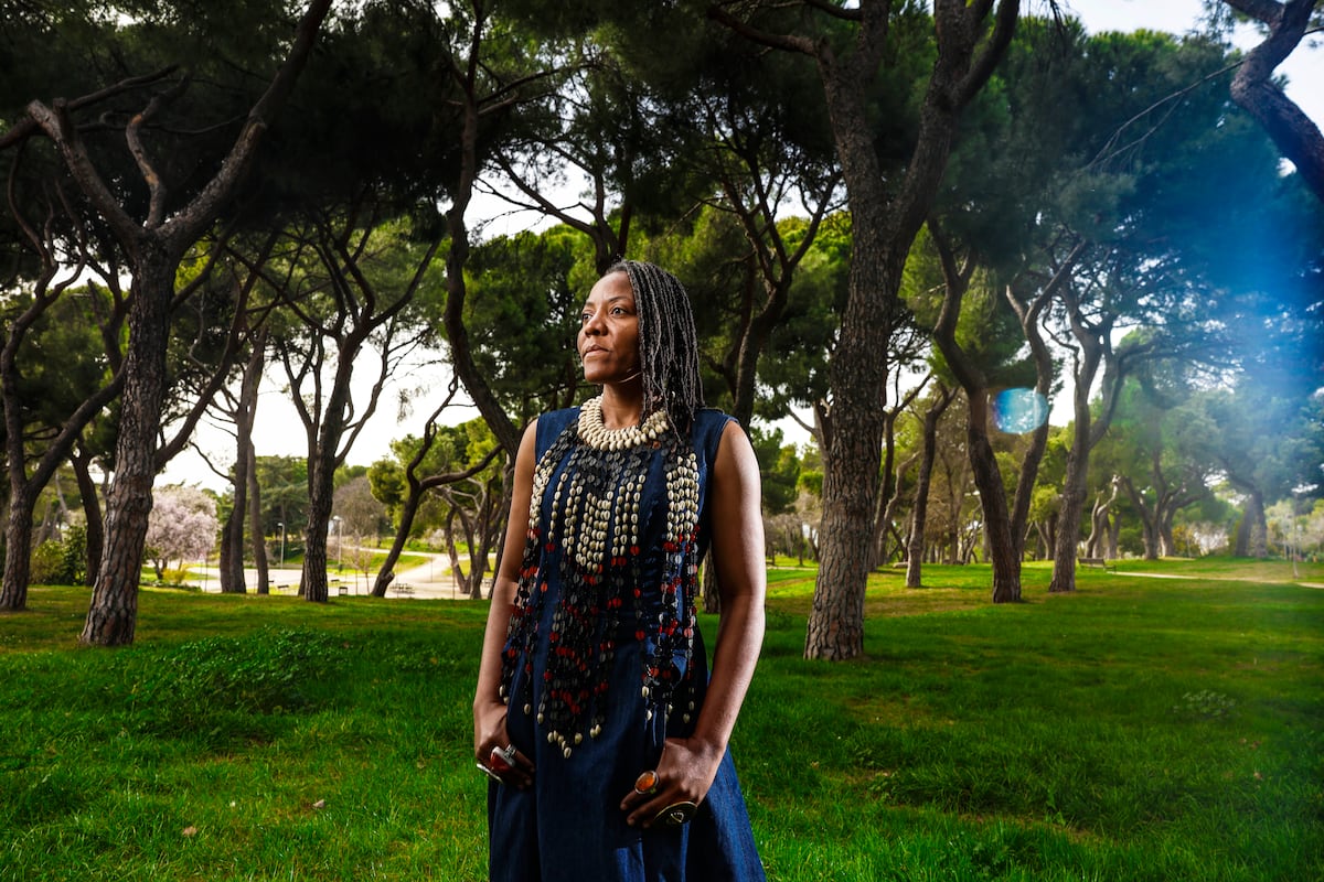 Odome Angone, ensayista: “Las personas no blancas no tenemos derecho a ser nosotros. Hablamos siempre en nombre de un colectivo”