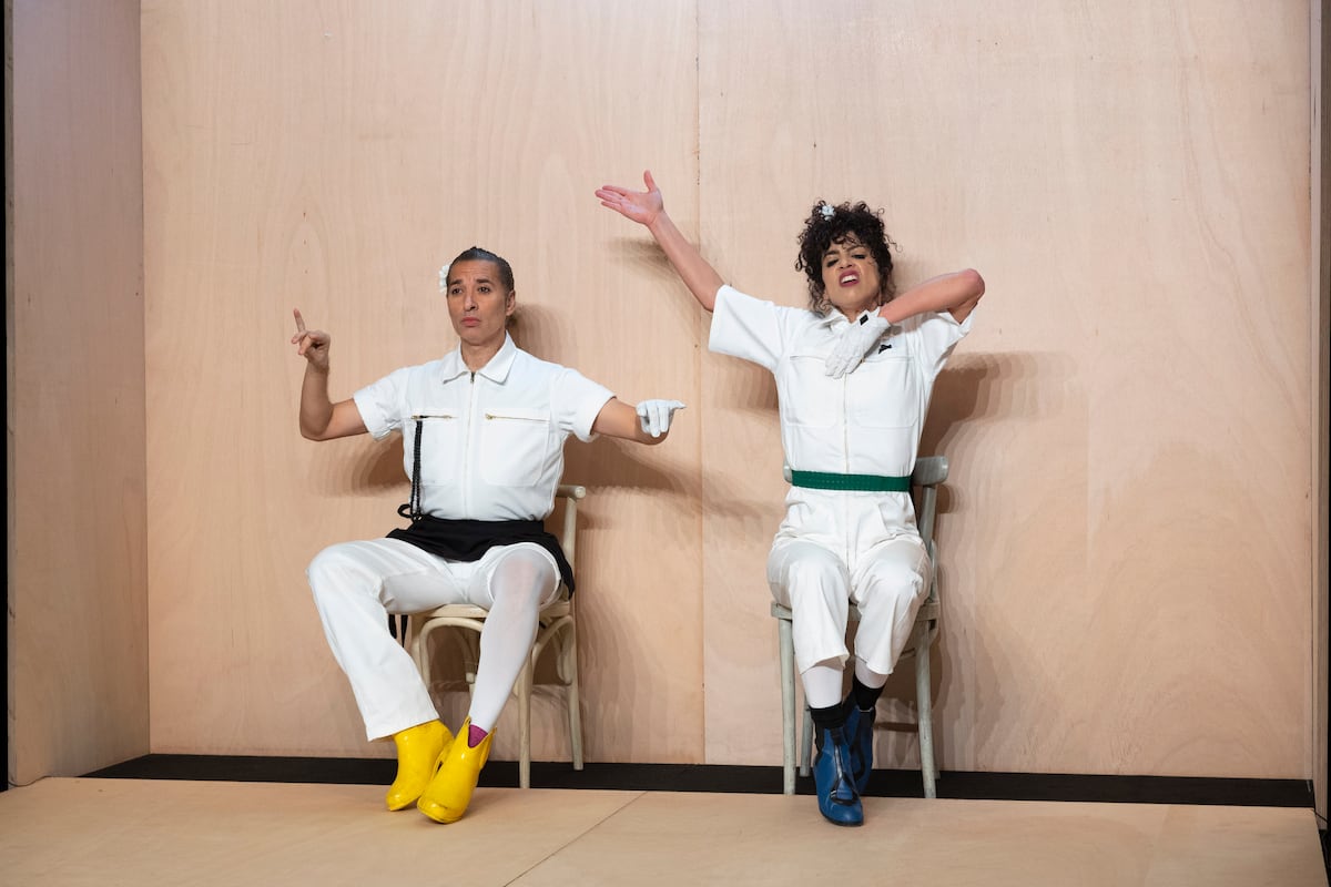 ‘RI TE’: desacralizar lo intocable con potestad y unas risas