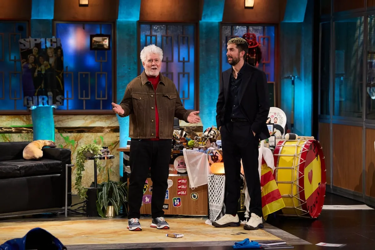 El especial de ‘La revuelta’ con Pedro Almodóvar ganó a ‘El hormiguero’ en audiencia tres meses después