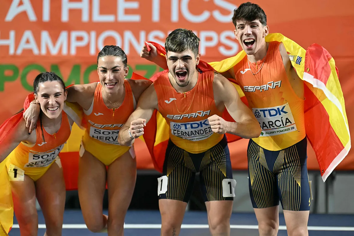 España logra una histórica plata en el estreno mundial del relevo mixto 4x400