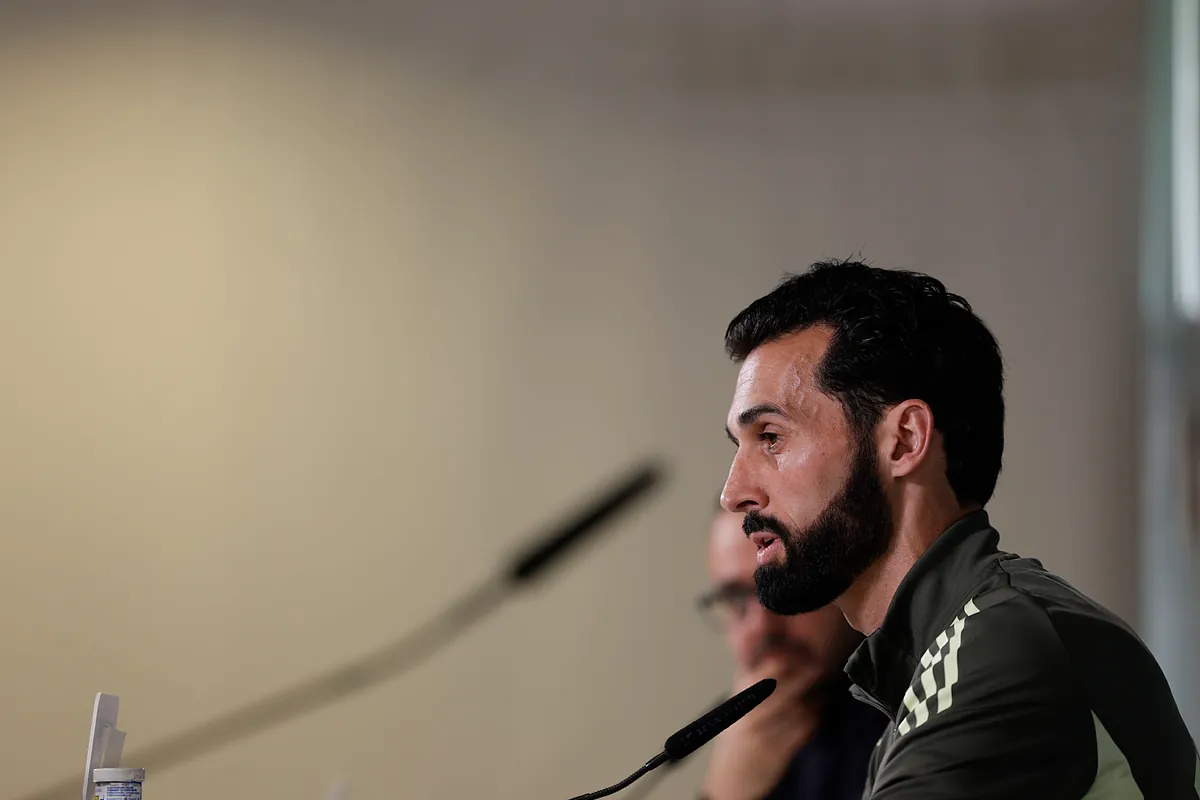 Arbeloa: "Me pondría una estatua de Rüdiger en el jardín, es un espejo para los jóvenes"