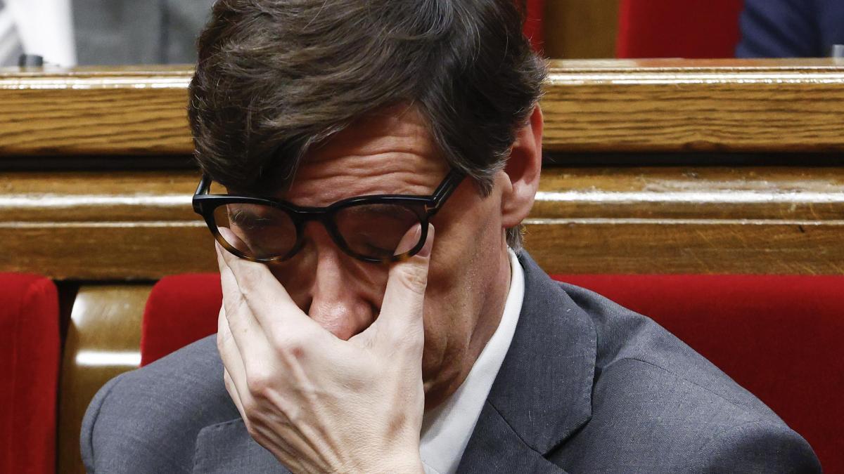 
                   Pactos mutantes y el fantasma de Puigdemont
               