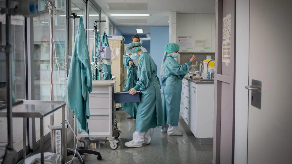 
                    En estado grave por tétanos un joven catalán cuya familia es antivacunas
                