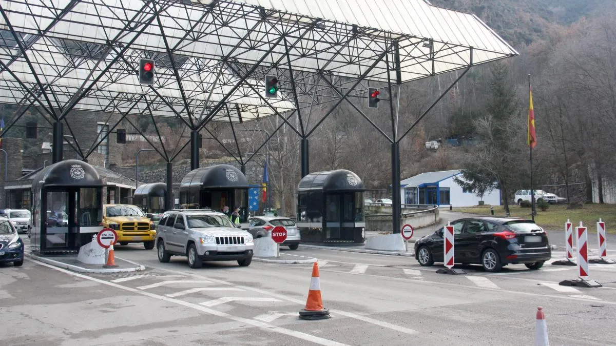 
                                                  ¿Vas de compras a Andorra? Cuidado con el límite de los 900 euros
                                              