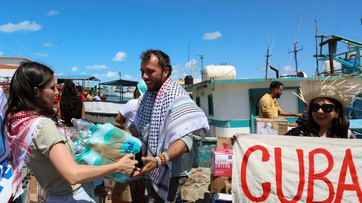 
                                                                           La progresía, al rescate de Cuba
                                                                       