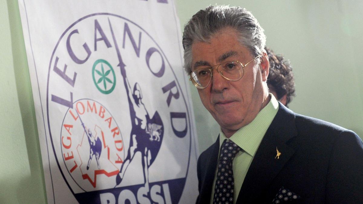 
                                                                                   Umberto Bossi, el líder del norte que abrió la Segunda República italiana
                                                                               