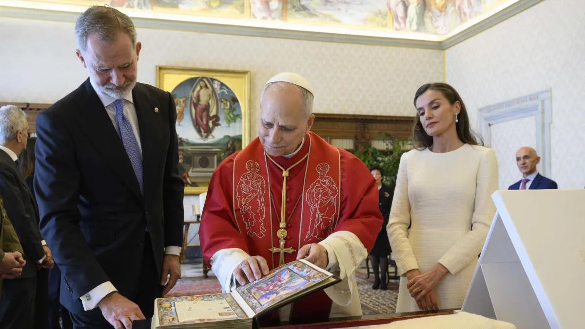 
                                                                                       Los Reyes abordan con León XIV el viaje a España y el compromiso con la paz
                                                                                   