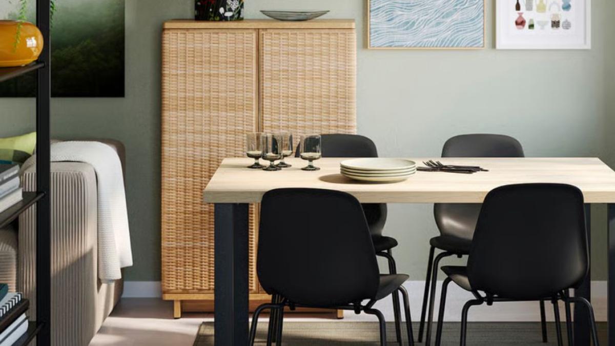 Mesas y sillas de IKEA para un comedor muy acogedor y flexible para pisos pequeños