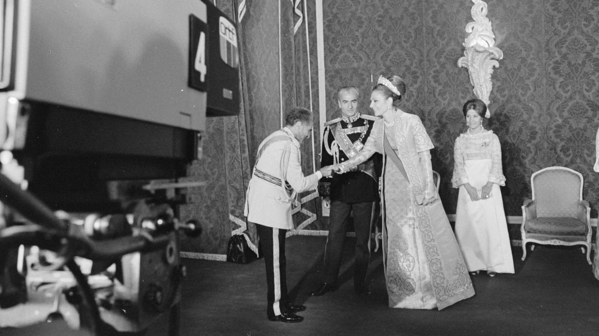 La gran fiesta de Persépolis, un “desastre” que Farah Diba siempre lamentó